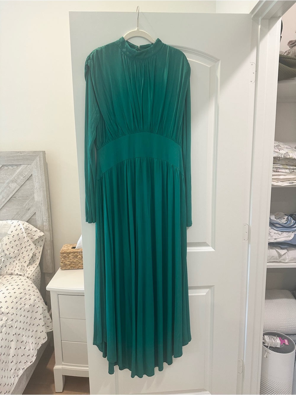 Farm Rio Elegant Green Long-Sleeve Midi Dress
